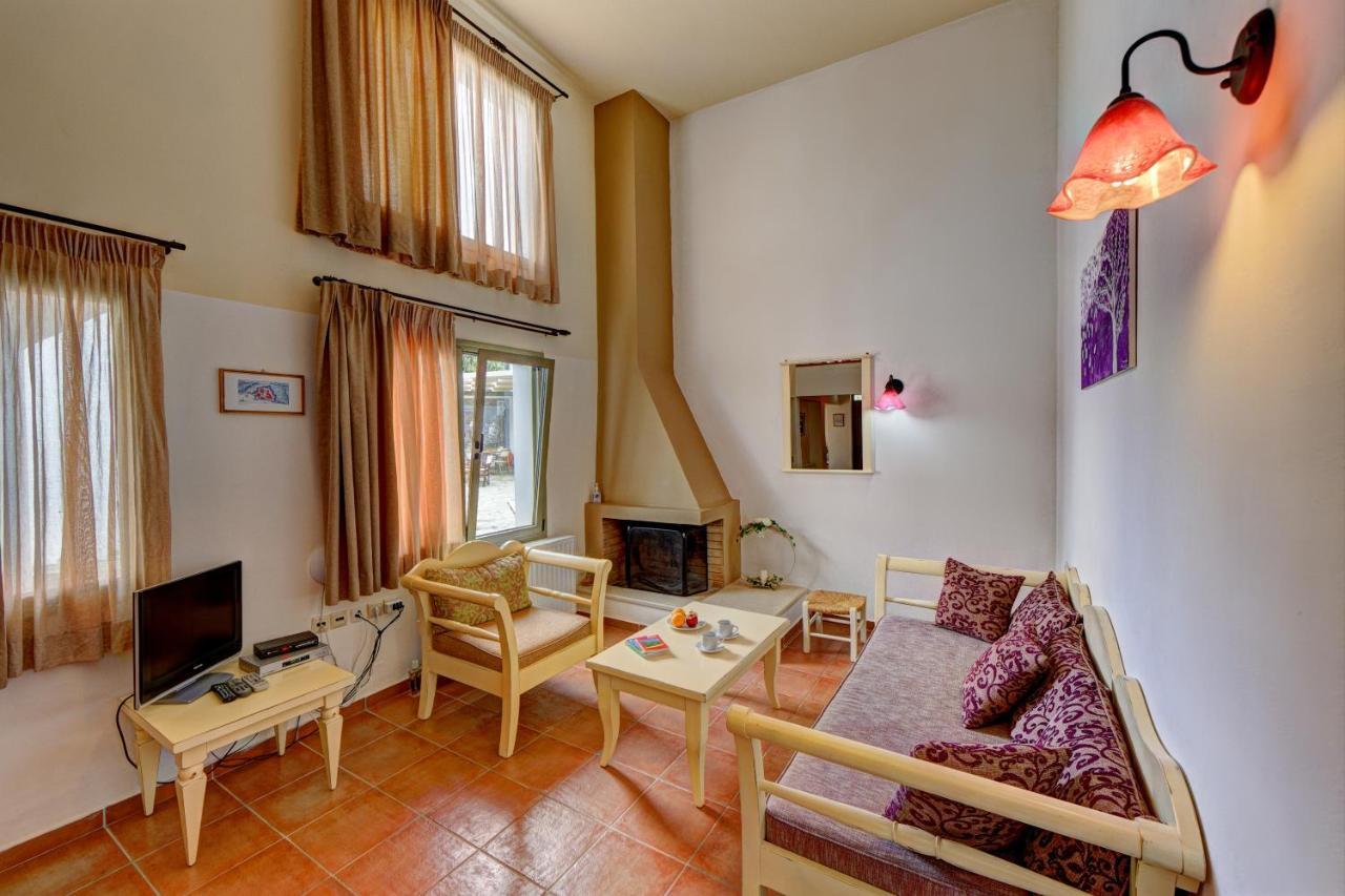 Mourtzanakis Residence - Traditional Eco Hotel In Akhládha Extérieur photo