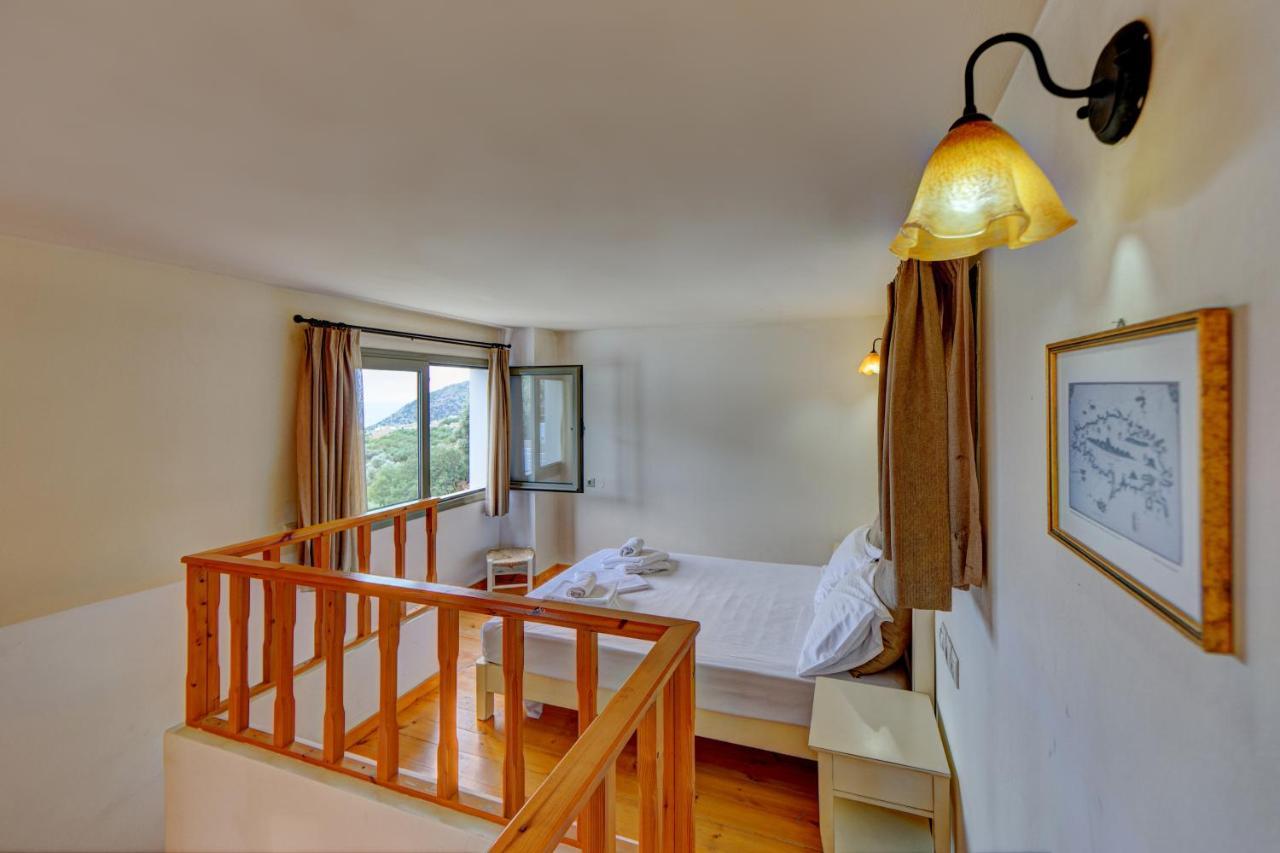 Mourtzanakis Residence - Traditional Eco Hotel In Akhládha Extérieur photo